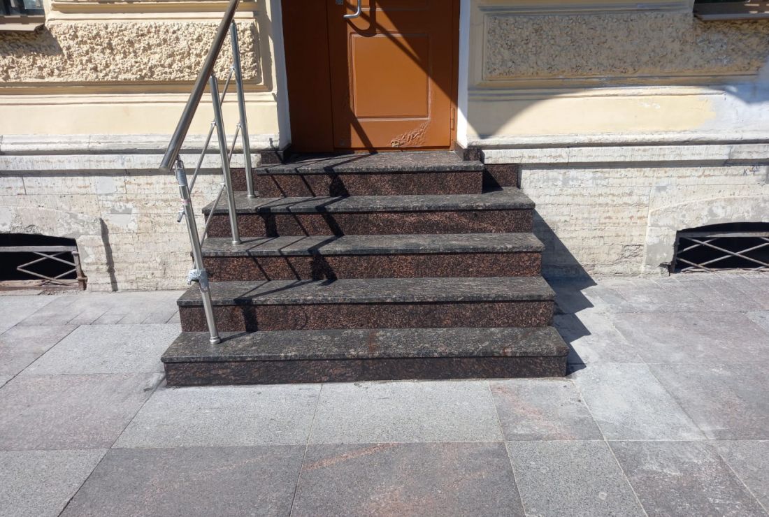 Ремонт гранитного крыльца.